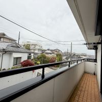 横浜市港南区大久保3丁目の売買物件/横長のバルコニー付きです