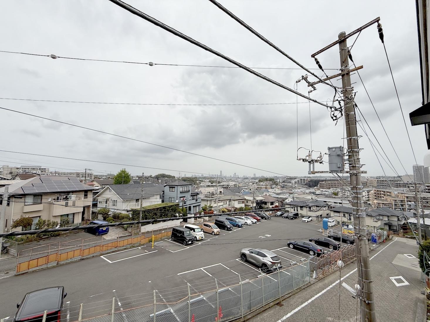 横浜市港南区大久保3丁目の売買物件/北側は視線が抜けていて、みなとみらいエリアが見えます