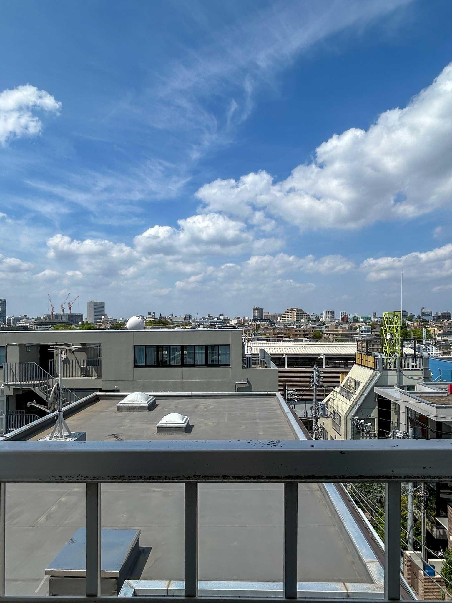 渋谷区上原の賃貸物件/北側の抜けた景色。代々木上原駅は目と鼻の先