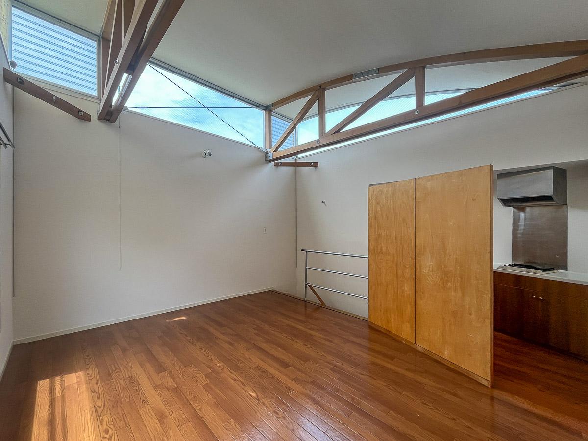 中野区鷺宮の賃貸物件/天井は一番高いところで3.9mあります