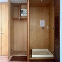 中野区鷺宮の賃貸物件/1Fの収納。右側は洗濯機置き場