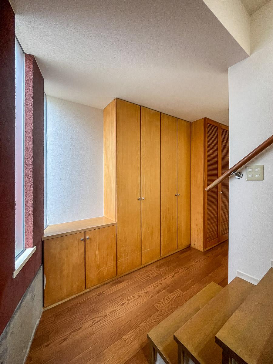 中野区鷺宮の賃貸物件/玄関スペースの収納