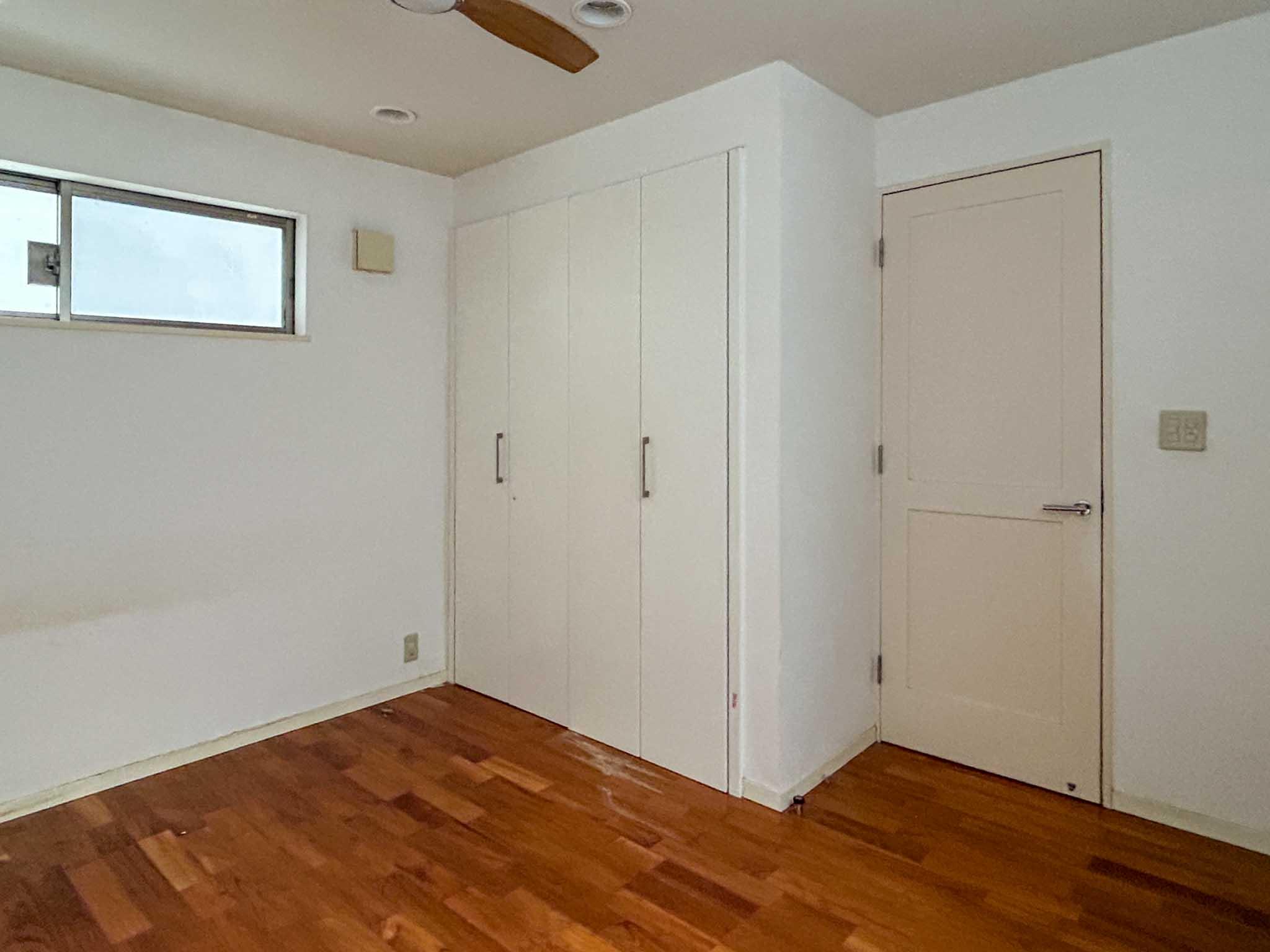 世田谷区用賀の賃貸物件/1階：出入口横にクローゼット