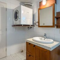 世田谷区用賀の賃貸物件/1階：洗濯機置き場は洗面台の横。乾燥機は残置物扱い