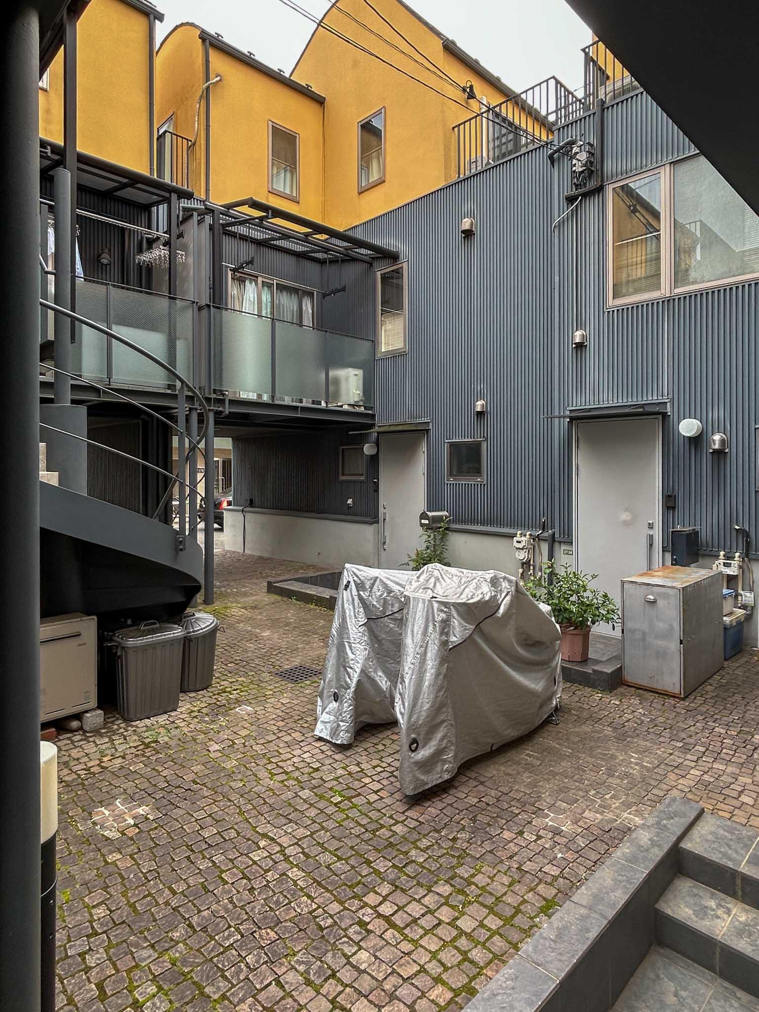 世田谷区用賀の賃貸物件/4つの家の中央に設けられた、中庭のようなスペース