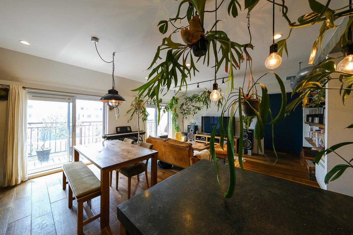 世田谷区玉堤の売買物件/南西向きの窓からはたっぷりと光が入ります