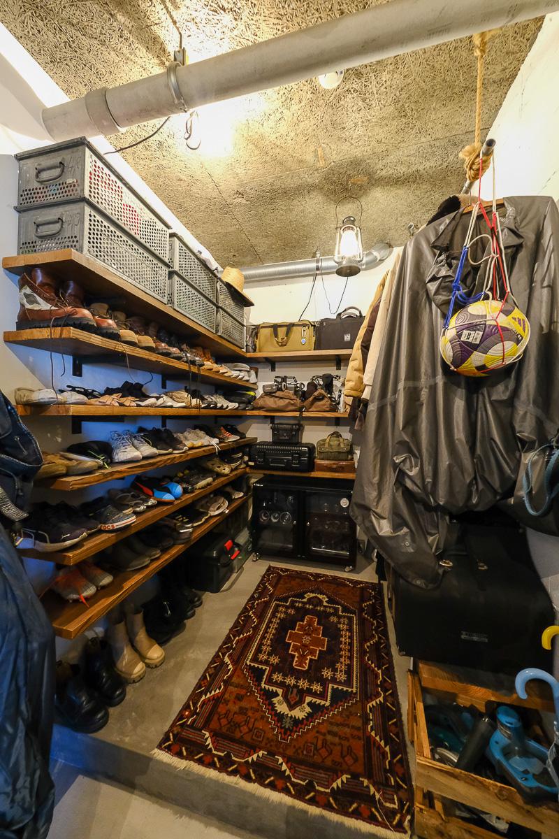 世田谷区玉堤の売買物件/アルミフェンスの中は大容量の収納スペース