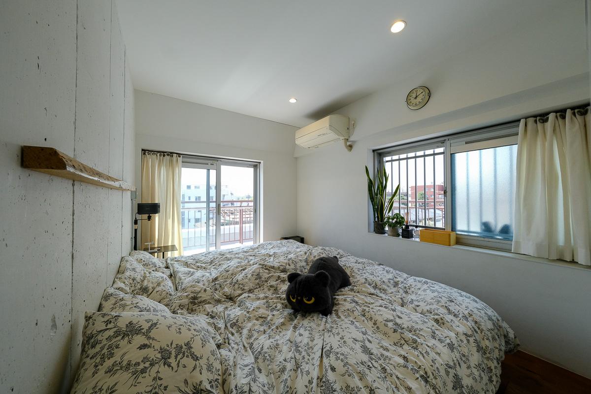 世田谷区玉堤の売買物件/角の洋室。二面に窓があり、こちらの部屋もよく風が抜けます