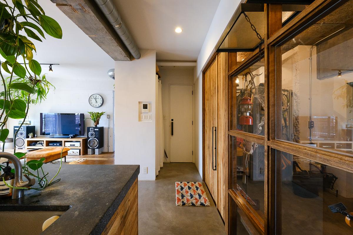 世田谷区玉堤の売買物件/リビングの一部は土間仕上げ