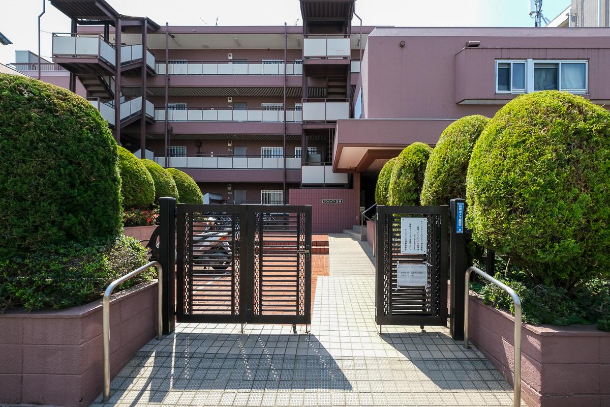 世田谷区玉堤の売買物件/マンションへの出入り口