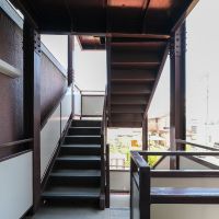 世田谷区玉堤の売買物件/エレベーターはなく、この階段で4階まで