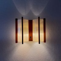 東京都世田谷区千歳台の賃貸物件/玄関の雰囲気と妙にマッチした照明