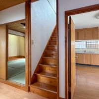 東京都世田谷区千歳台の賃貸物件/階段は細めで少し急です