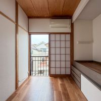 東京都世田谷区千歳台の賃貸物件/2階中央の部屋。書斎としてもよさそう