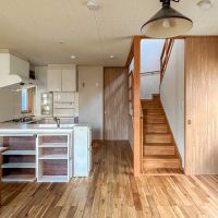 三鷹市上連雀の賃貸物件/1階：玄関側からリビングをみる