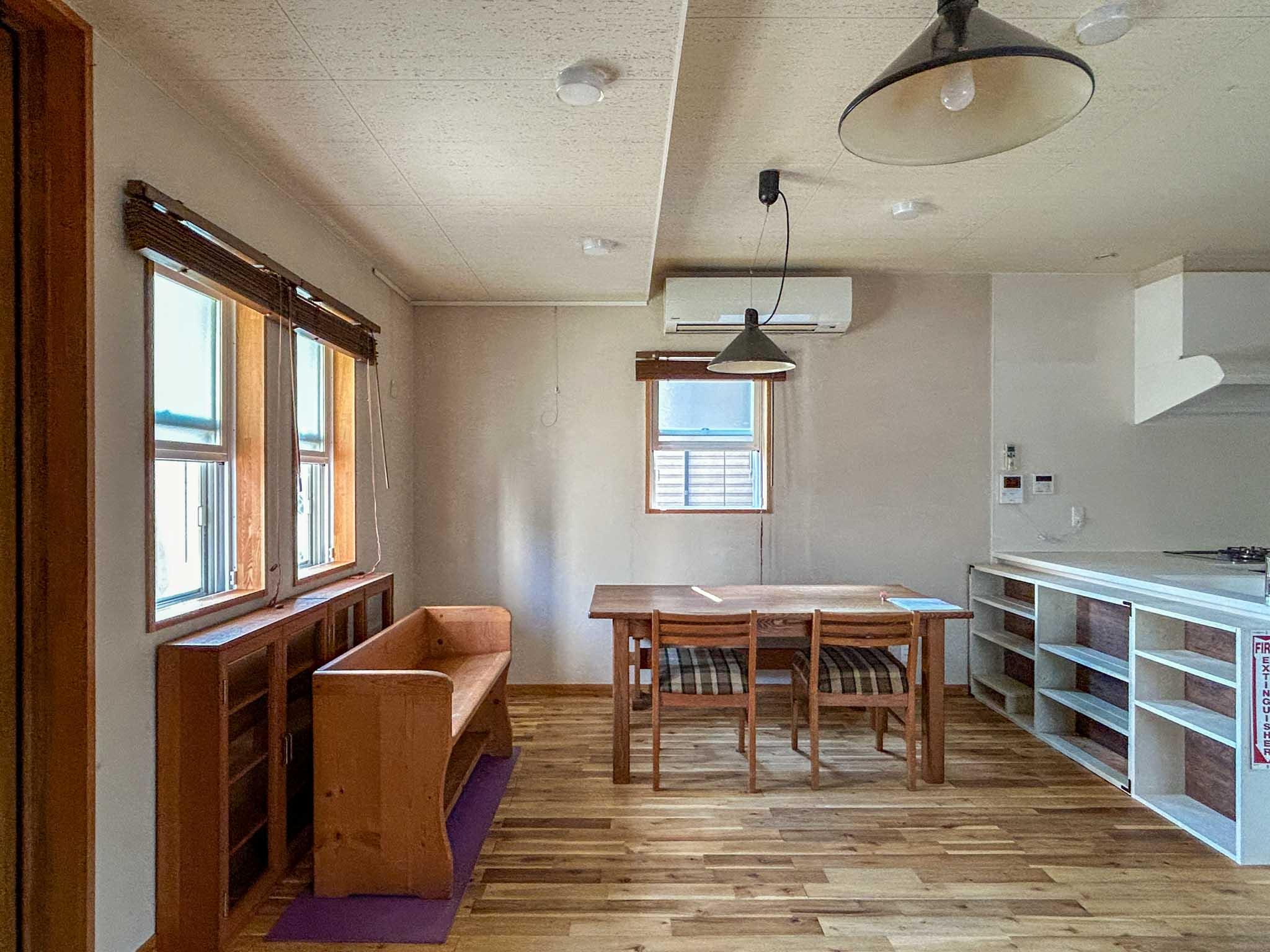 三鷹市上連雀の賃貸物件/1階：西側をみる