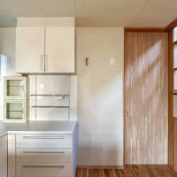 三鷹市上連雀の賃貸物件/1階：キッチンの奥に水回りと洋室があります