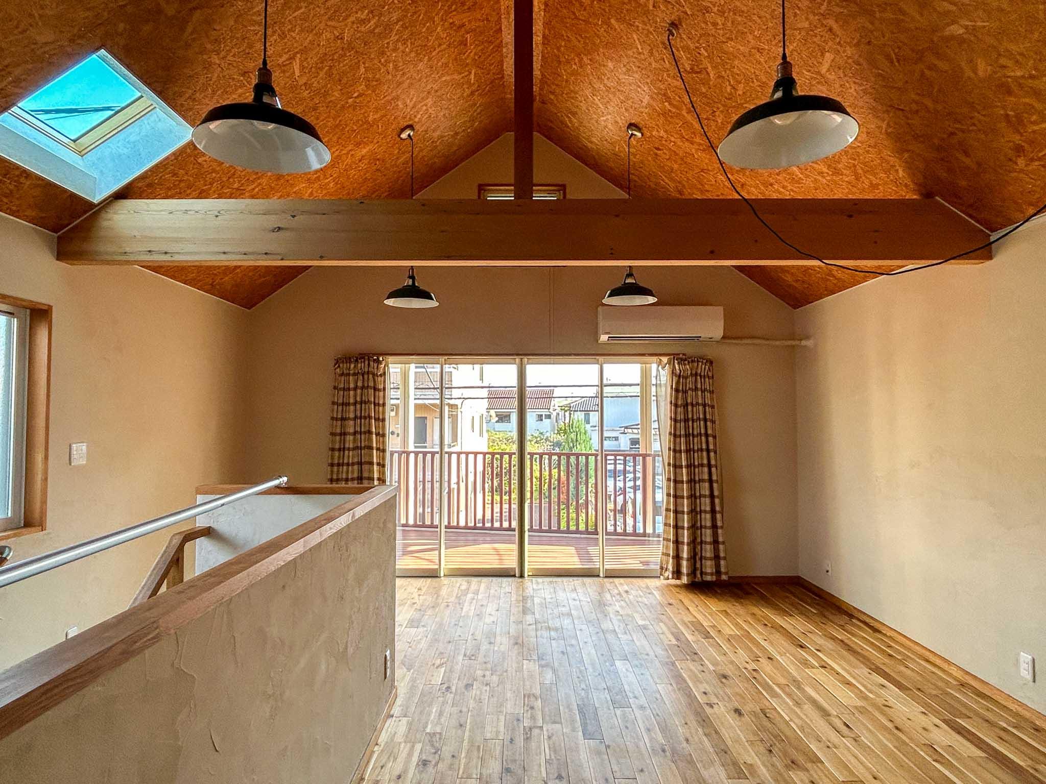 三鷹市上連雀の賃貸物件/2階：洋室。リビングとして使うのもおすすめ