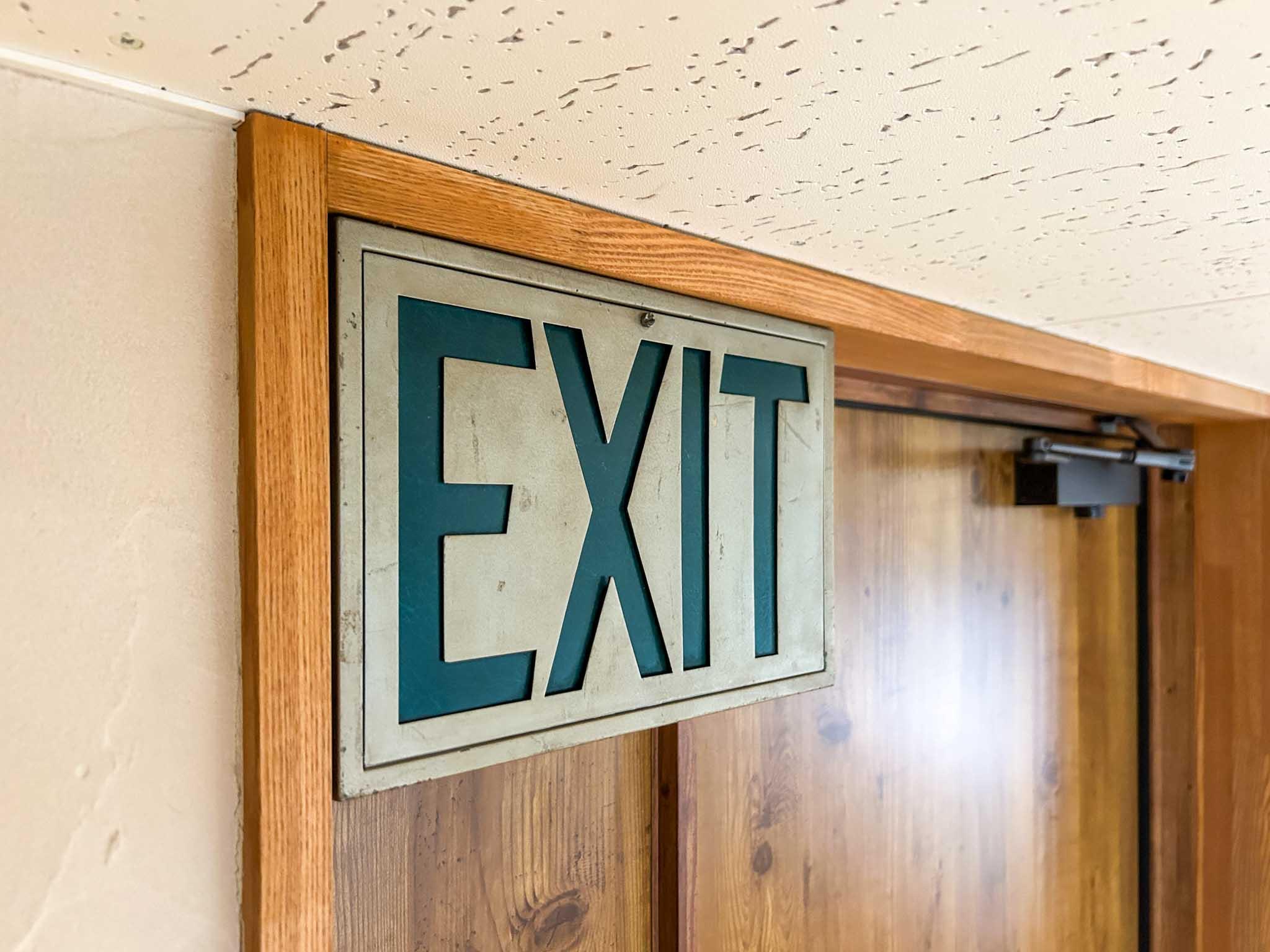 三鷹市上連雀の賃貸物件/1階：EXIT