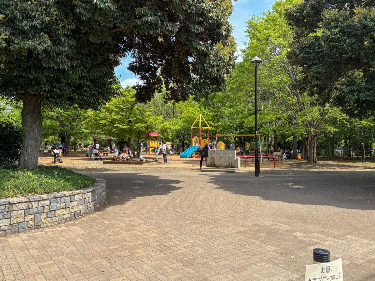 三鷹市牟礼の売買物件/井の頭公園には遊具もある