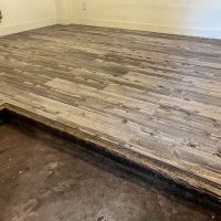 台東区蔵前の賃貸物件/現状の床はこんな感じ。原状回復工事でシートを撤去した状態でお引渡しとなります