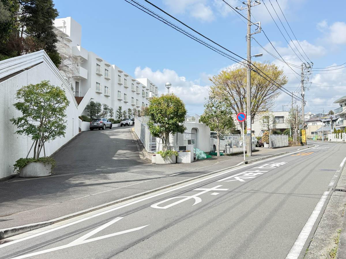 横浜市港北区富士塚の売買物件/どこか海外を感じさせるランドスケープ