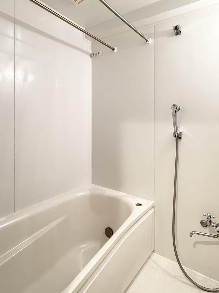 横浜市港北区富士塚の売買物件/浴室には追いだき、浴室乾燥機がついています