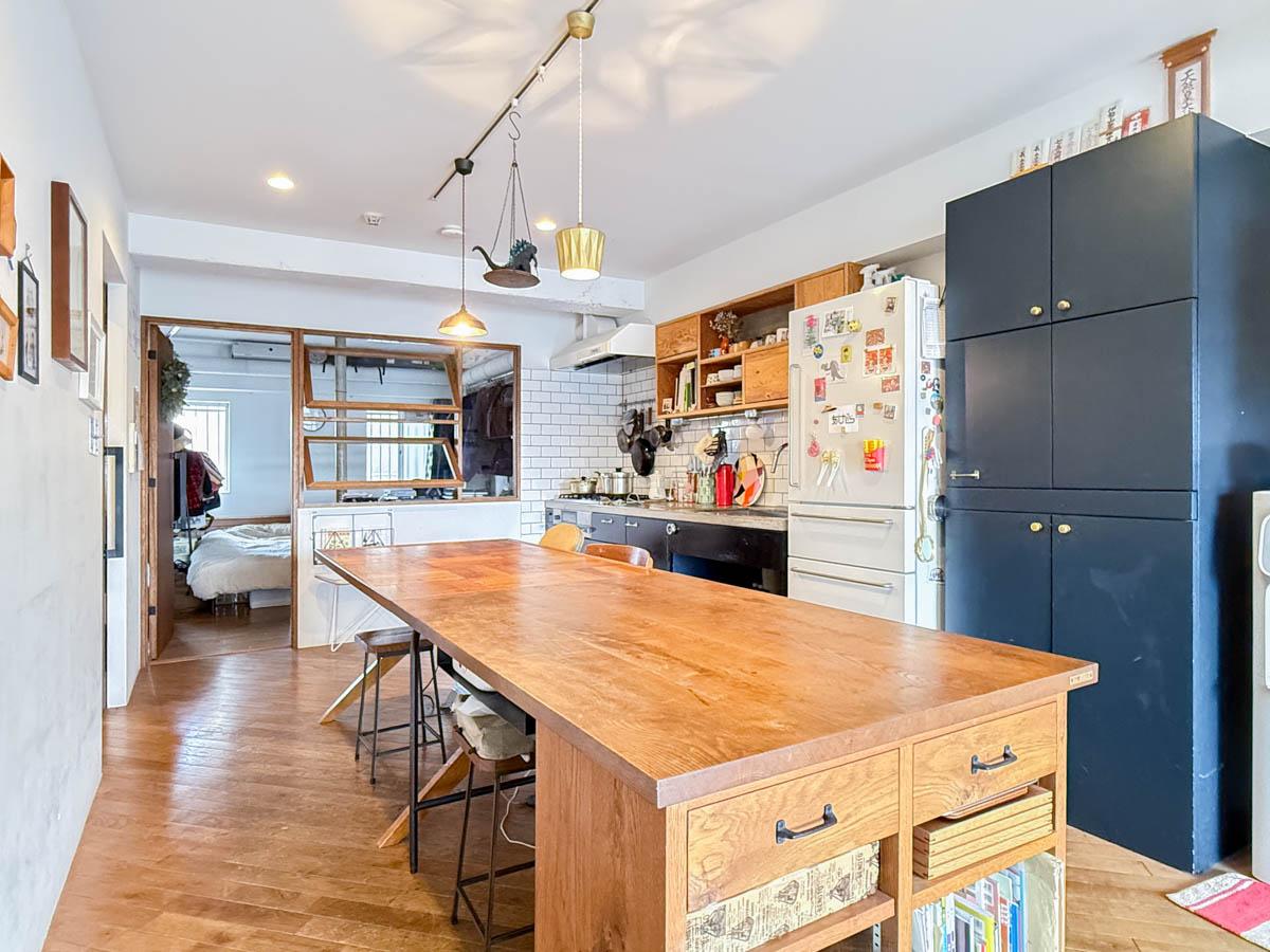 横浜市港北区富士塚の売買物件/大きなダイニングテーブルが置けるのがこの家の魅力のひとつです