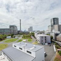 新宿区市谷左内町の賃貸物件/防衛省の敷地には芝や桜の木などがあり、四季を楽しませてくれる
