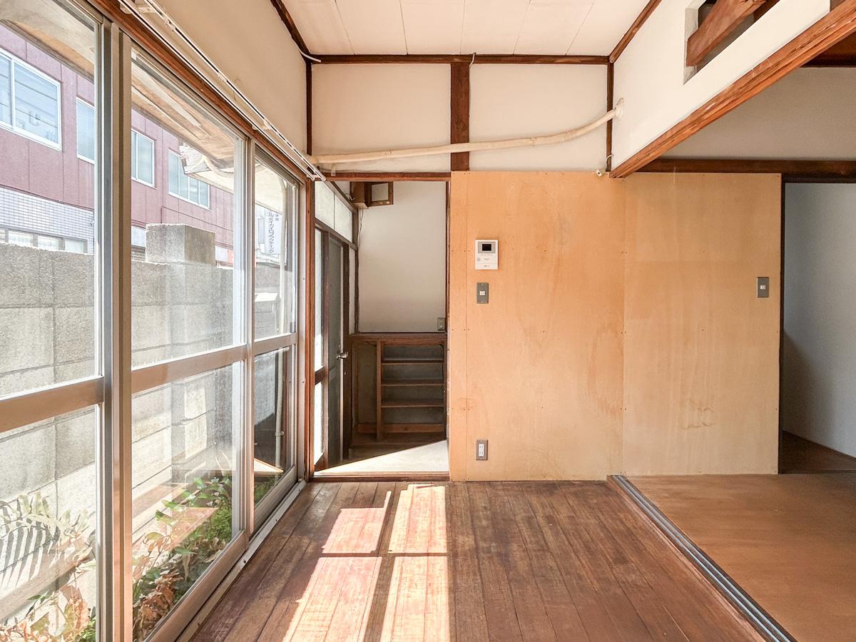 練馬区旭丘の賃貸物件/縁側には自然光が心地よく注いできます