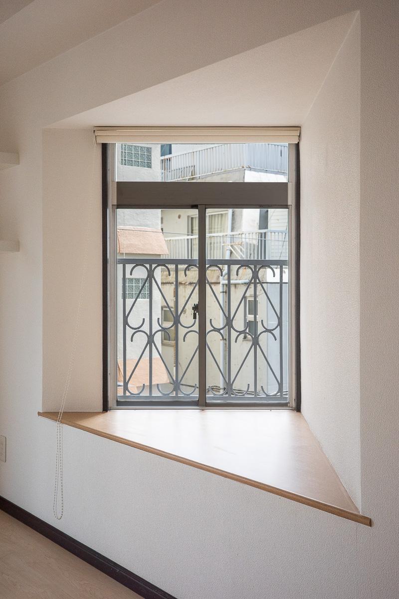 港区六本木の賃貸物件/東側の出窓