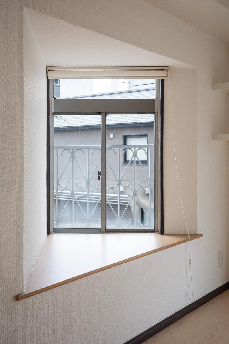 港区六本木の賃貸物件/西側の出窓