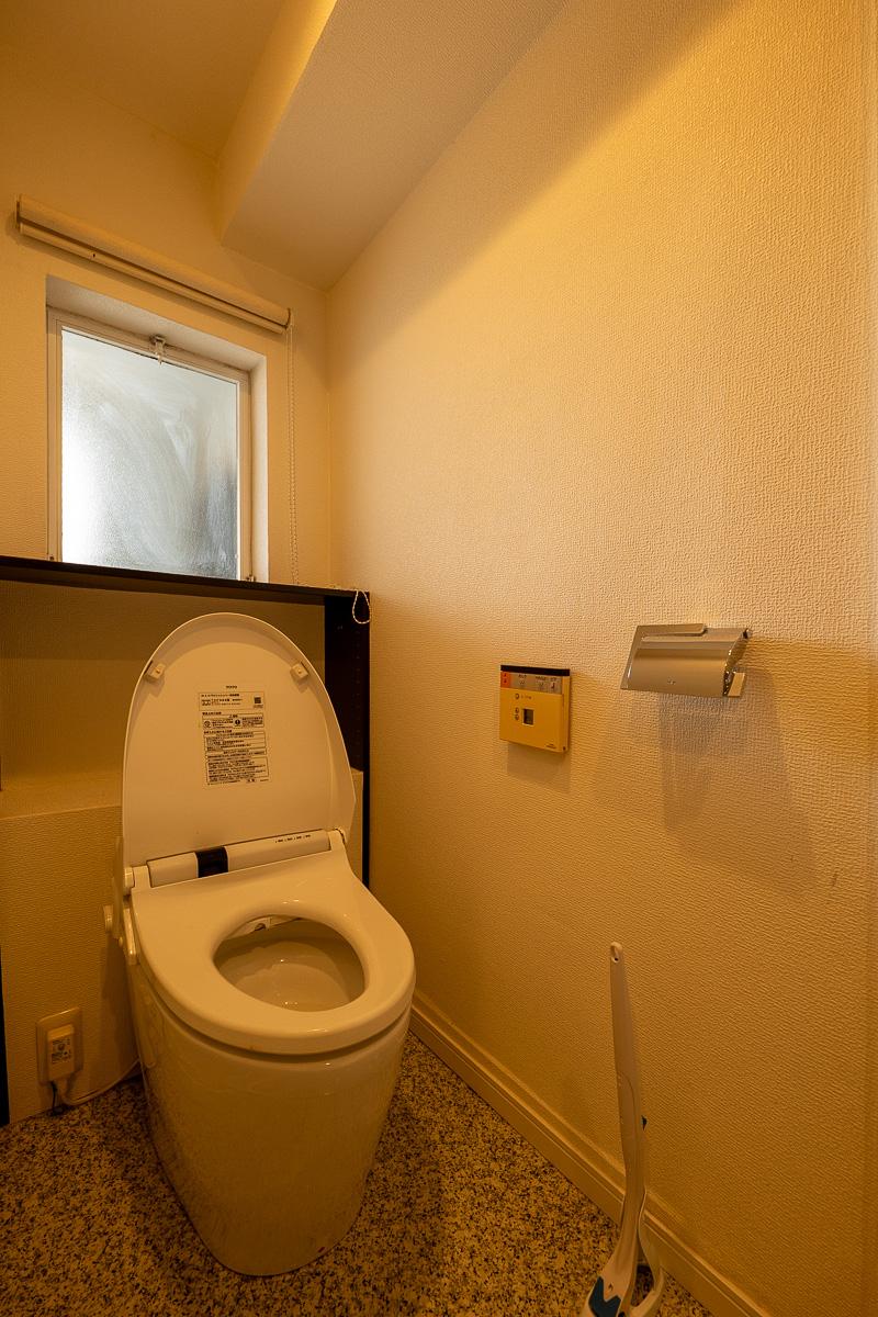 港区六本木の賃貸物件/ウォシュレット付きトイレ