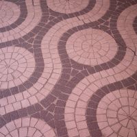 港区六本木の賃貸物件/エントランスのタイル