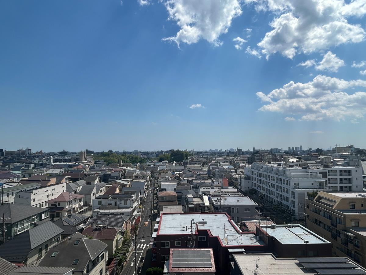 大田区北千束の賃貸物件/一面に広がる抜けた眺望。広い大空が主役の景色