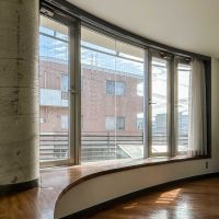 大田区南馬込の賃貸物件/1階：窓際がベンチになっていて、腰かけられる