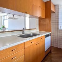 大田区南馬込の賃貸物件/1階：キッチン。食洗器は残置物扱い、冷蔵庫置き場の68cmほど