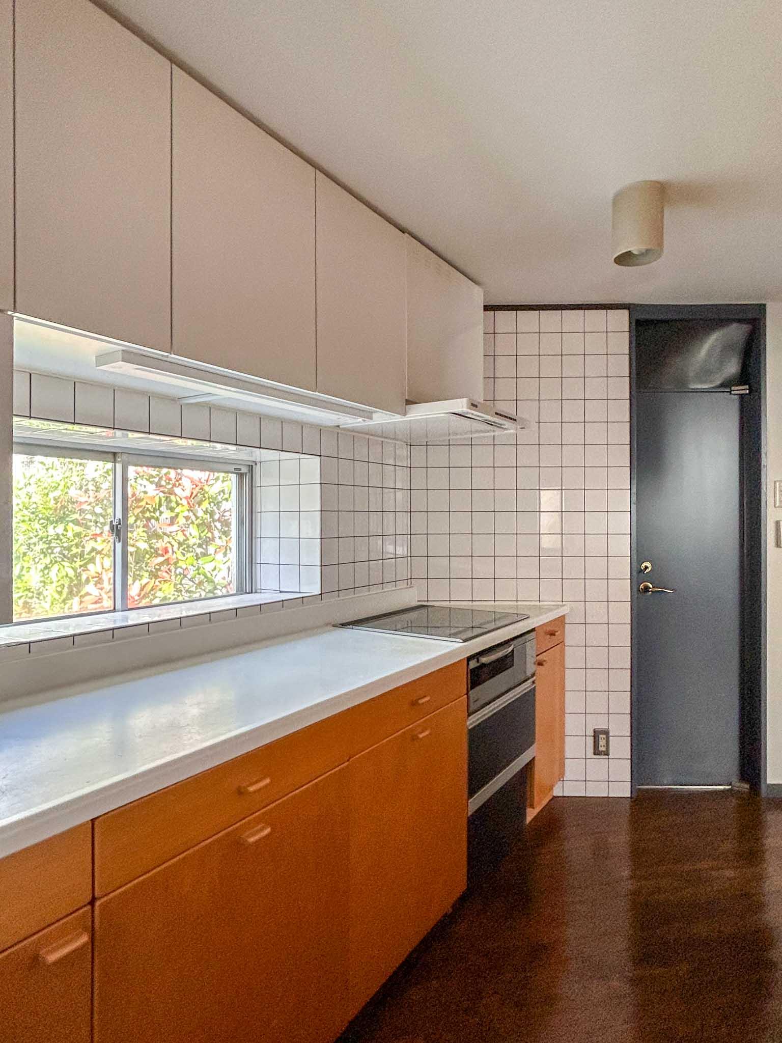 大田区南馬込の賃貸物件/1階：広い作業スペース。勝手口もついています