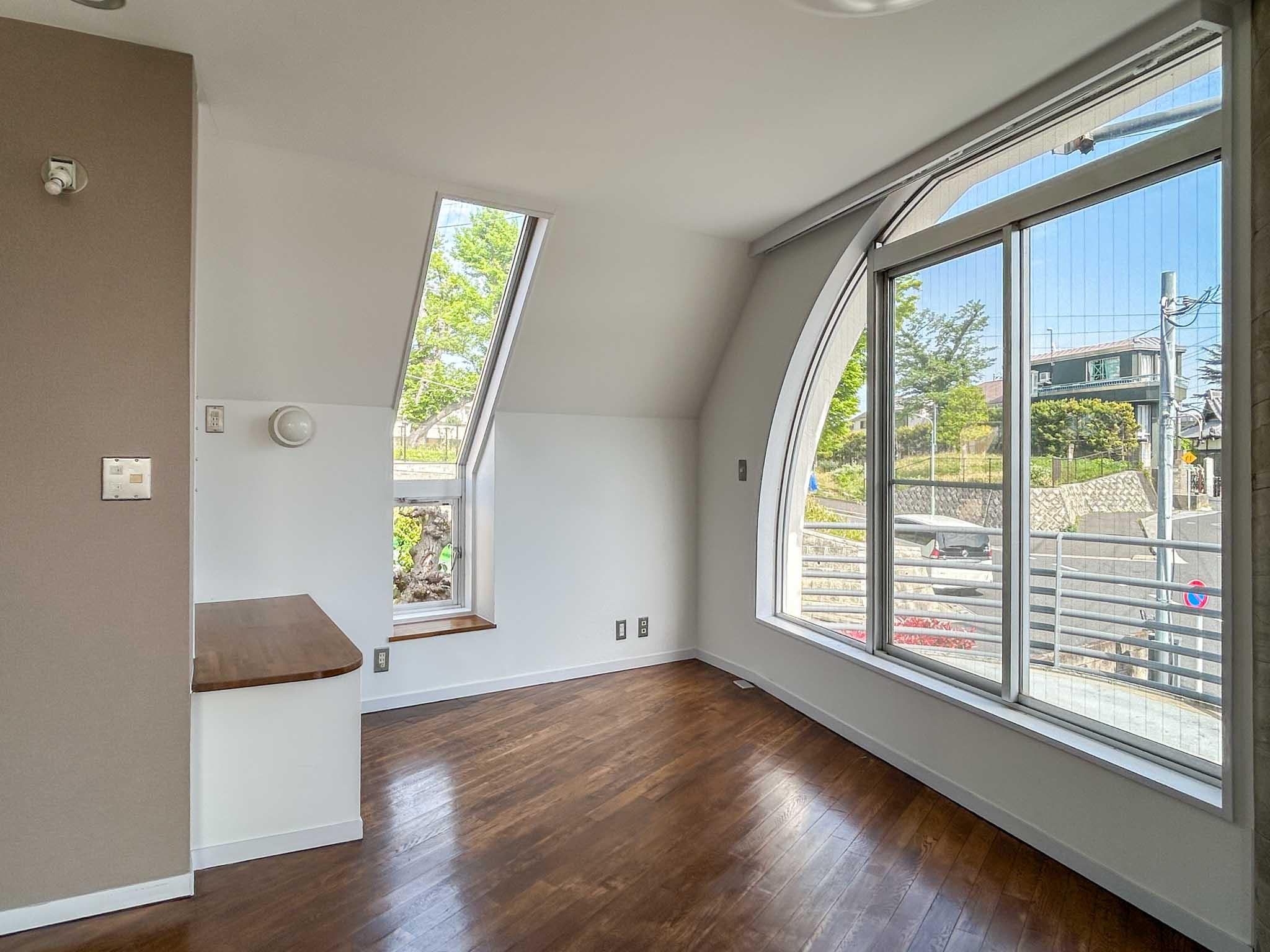 大田区南馬込の賃貸物件/2階：たくさん窓がついています