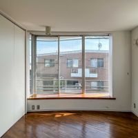 大田区南馬込の賃貸物件/2階：窓際は腰かけられる奥行きがあります