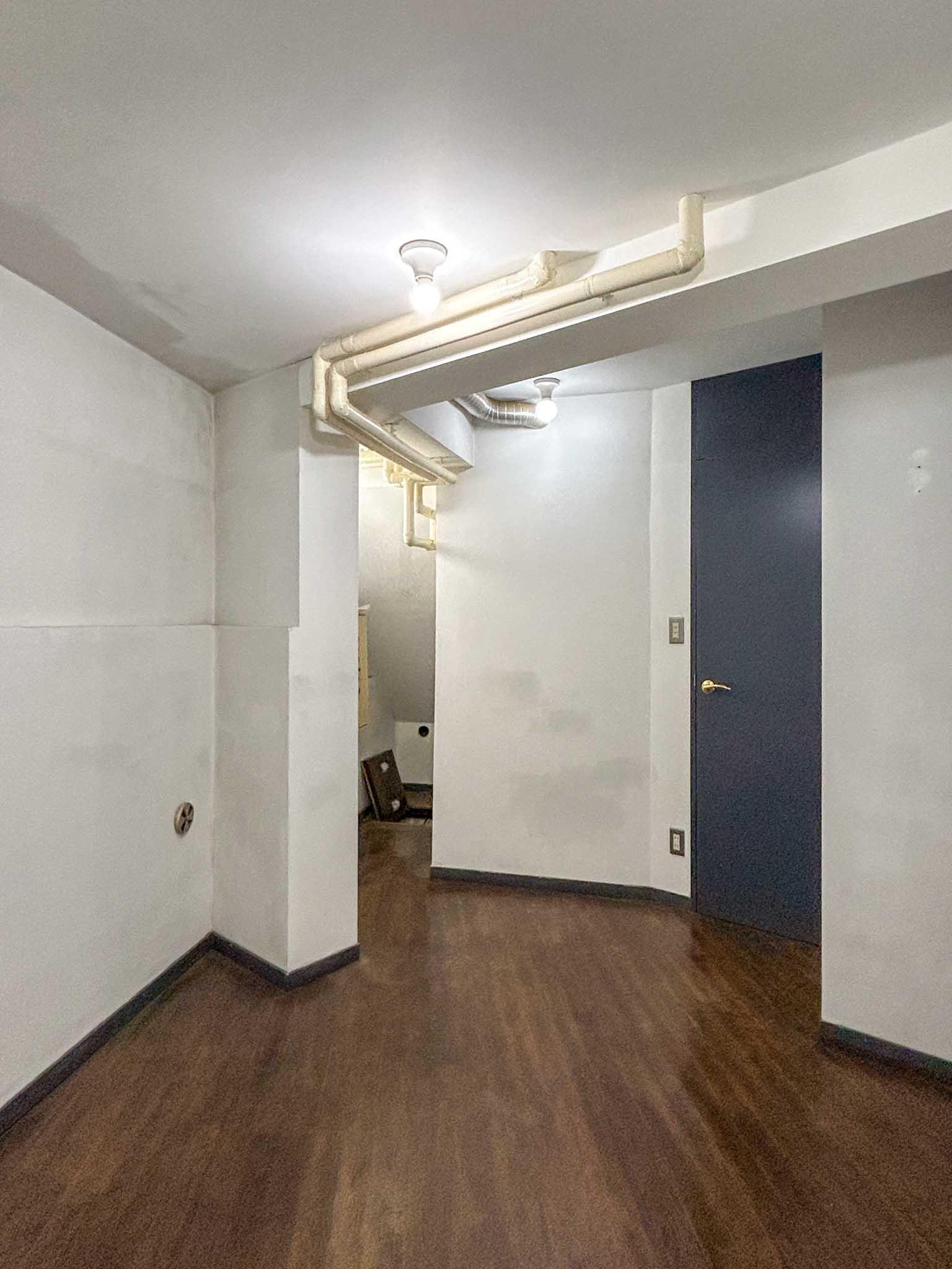 大田区南馬込の賃貸物件/地下1階：出入口側をみる