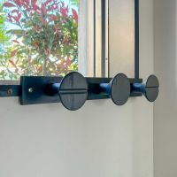 大田区南馬込の賃貸物件/1階：ねじのような見た目のコートラック