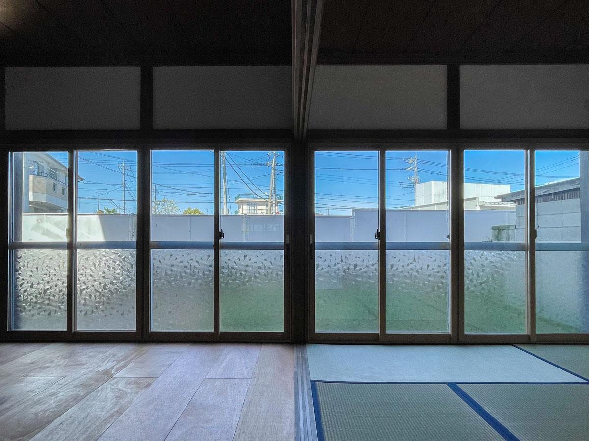 栃木県那須塩原市埼玉の賃貸物件/1階住居部分：庭へ足を放り出して、スイカの種をプププッとする子供が目に浮かびます