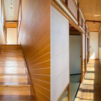 栃木県那須塩原市埼玉の賃貸物件/2階への階段と廊下