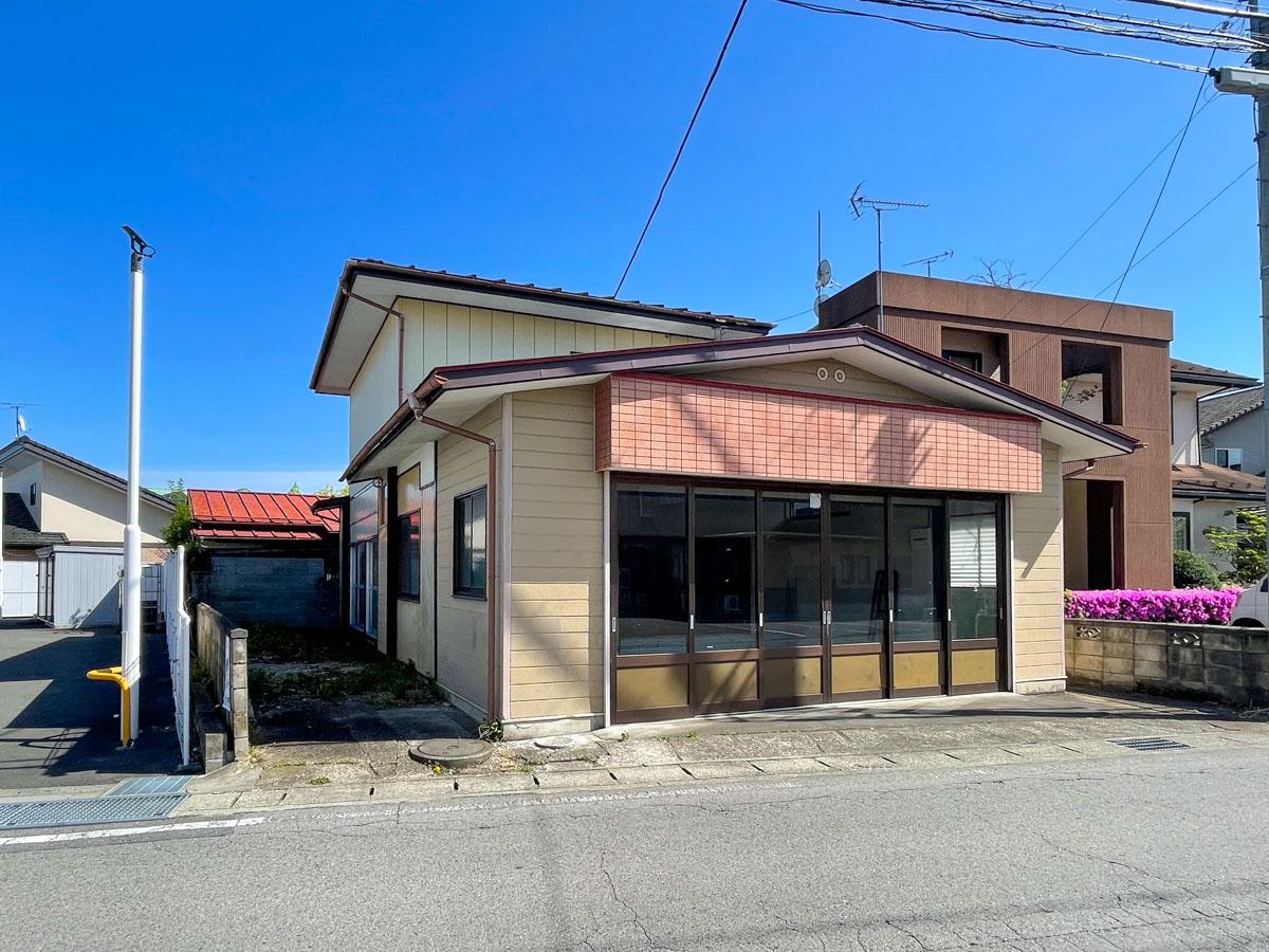 栃木県那須塩原市埼玉の賃貸物件/外観：写真左手の部分に庭があります