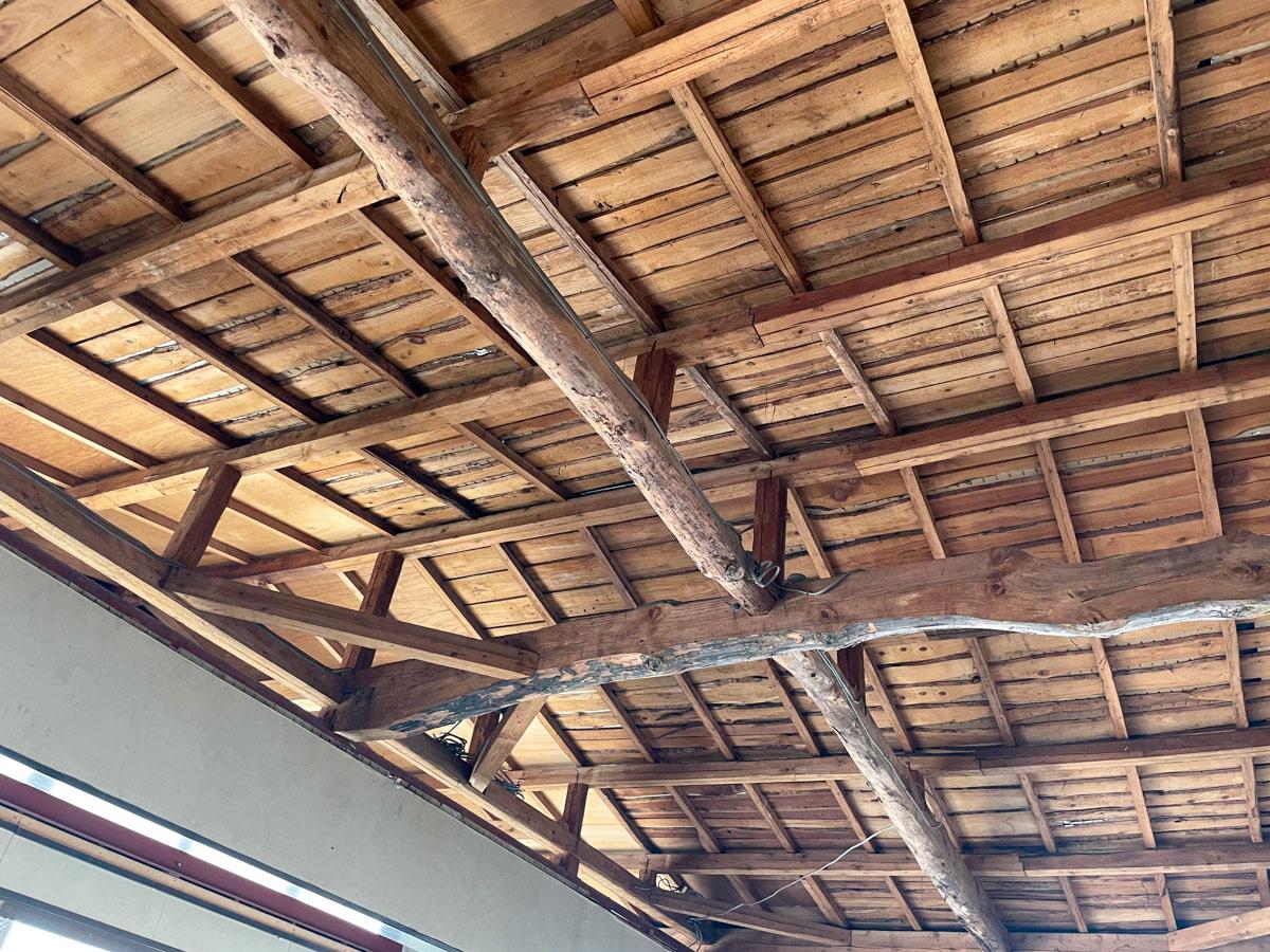 栃木県那須塩原市埼玉の賃貸物件/1階店舗部分：ガバッと天井を上げて開放的にしました