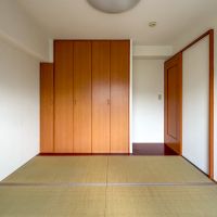 東京都新宿区下落合の賃貸物件/バルコニー側から和室をみる