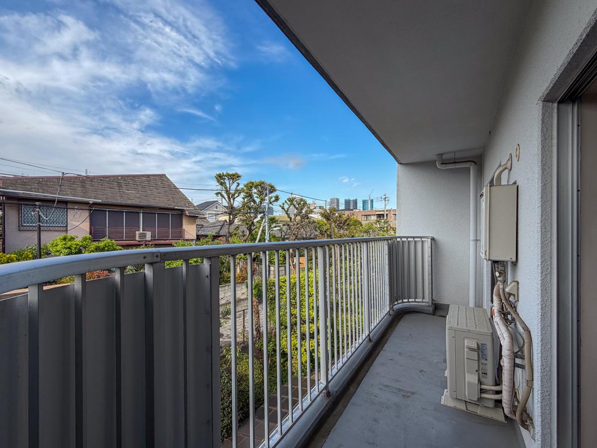 東京都新宿区下落合の賃貸物件/南側と同じくゆとりのあるバルコニー