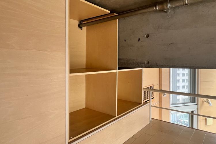 新宿区上落合の賃貸物件/ロフト奥には棚があります