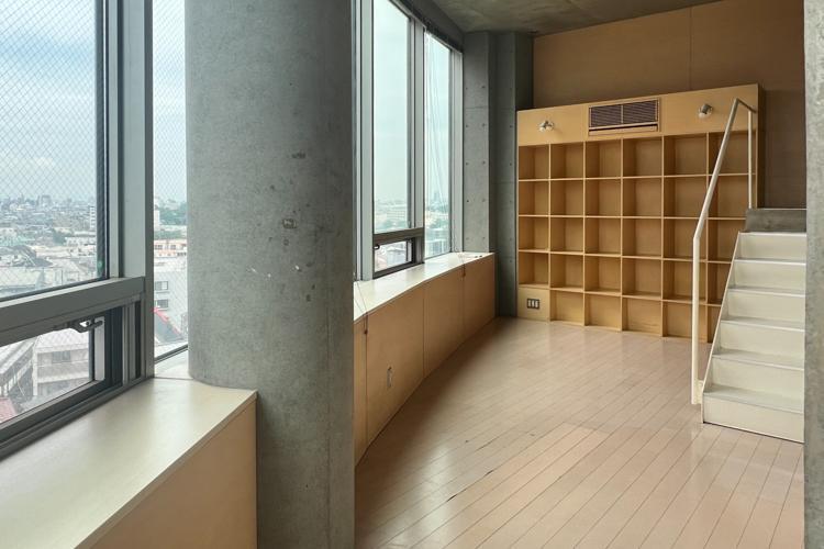 新宿区上落合の賃貸物件/円弧型の奥行きあるお部屋です